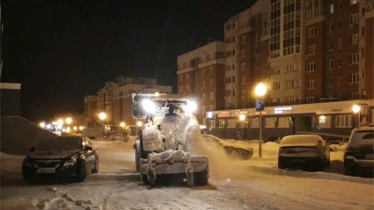 В Московском районе дворы и улицы очищают от снега