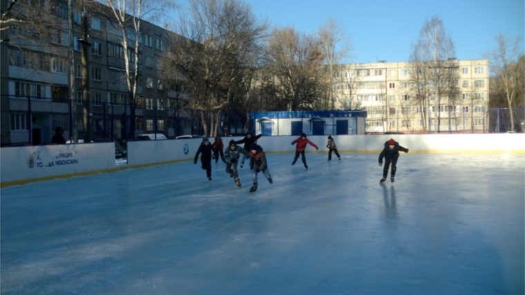 В Московском районе г. Чебоксары действуют дворовые хоккейные площадки