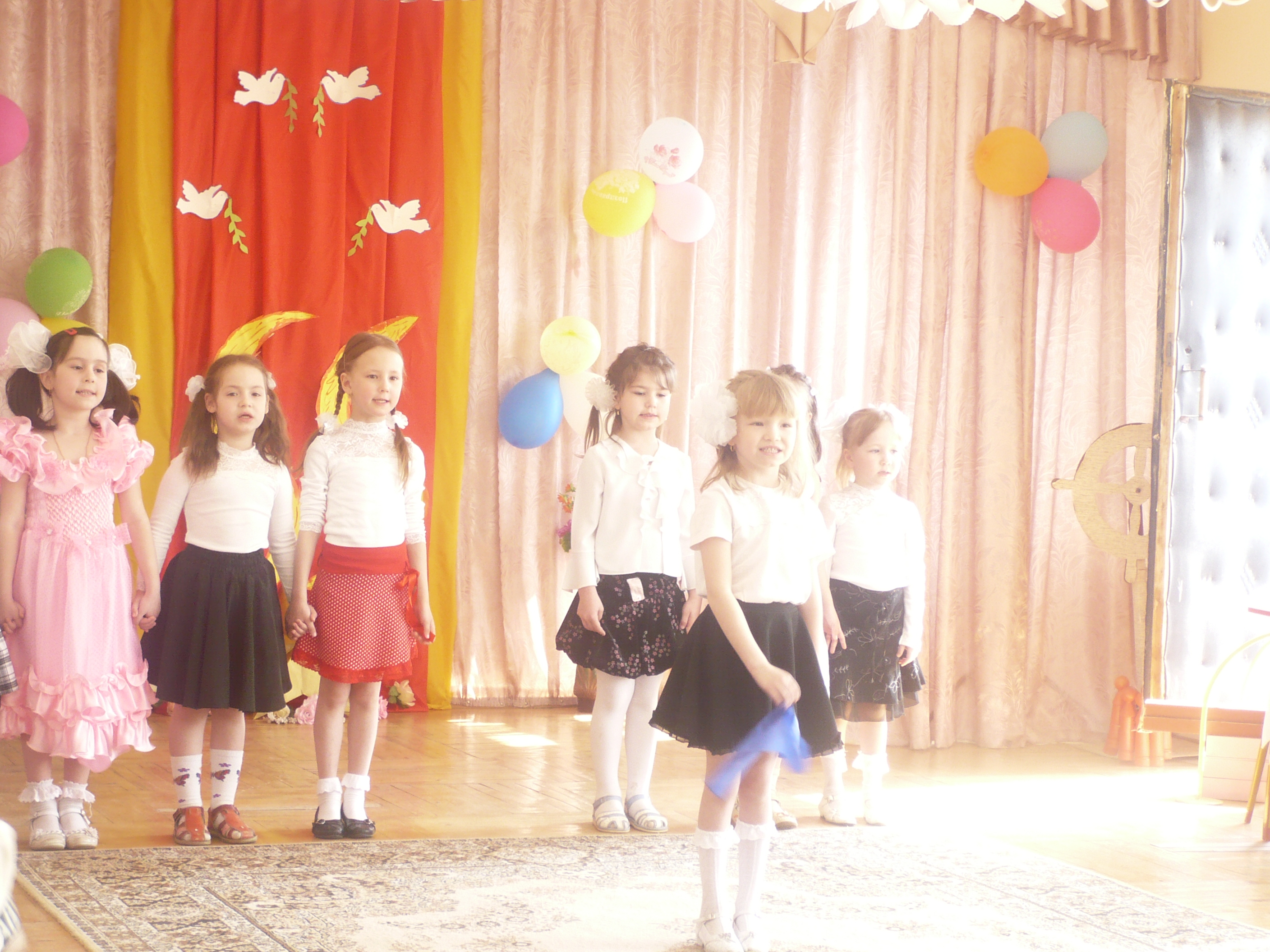 Представителей поколения победителей поздравили с наступающим праздником воспитанники детского сада  №116