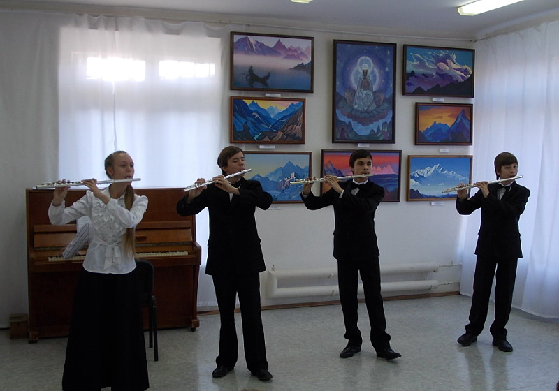 15:32 В культурно-выставочном центре «Радуга» состоялся концерт «Волшебные звуки флейты»
