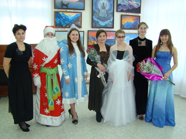 В КВЦ «Радуга» состоялся упоительный новогодний концерт от Деда Мороза и Снегурочки