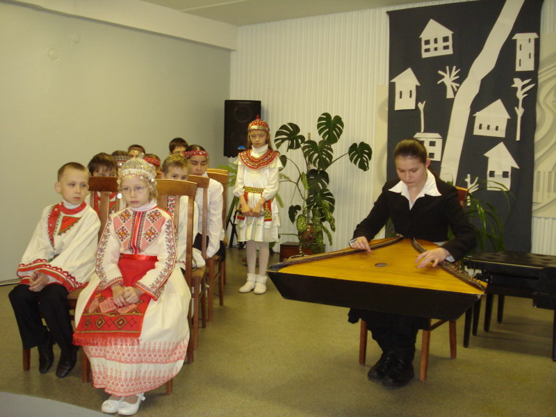 В Чебоксарской детской музыкальной школе № 4 им. Ходяшевых учащимся прививают любовь к национальной культуре и чувашской музыке
