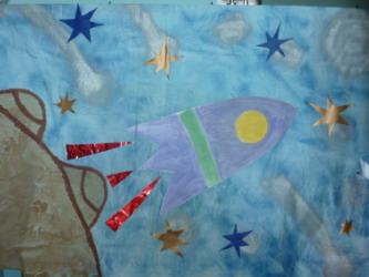 В рамках Года космонавтики в ЧГУ им. И.Н. Ульянова организована выставка детских рисунков «Космос глазами детей»