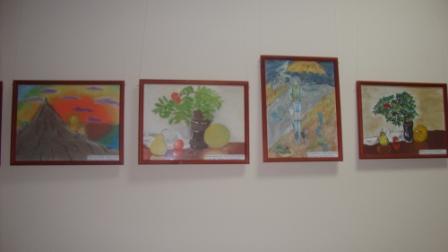 В Доме детского творчества открылась выставка рисунков «Осень золотая»