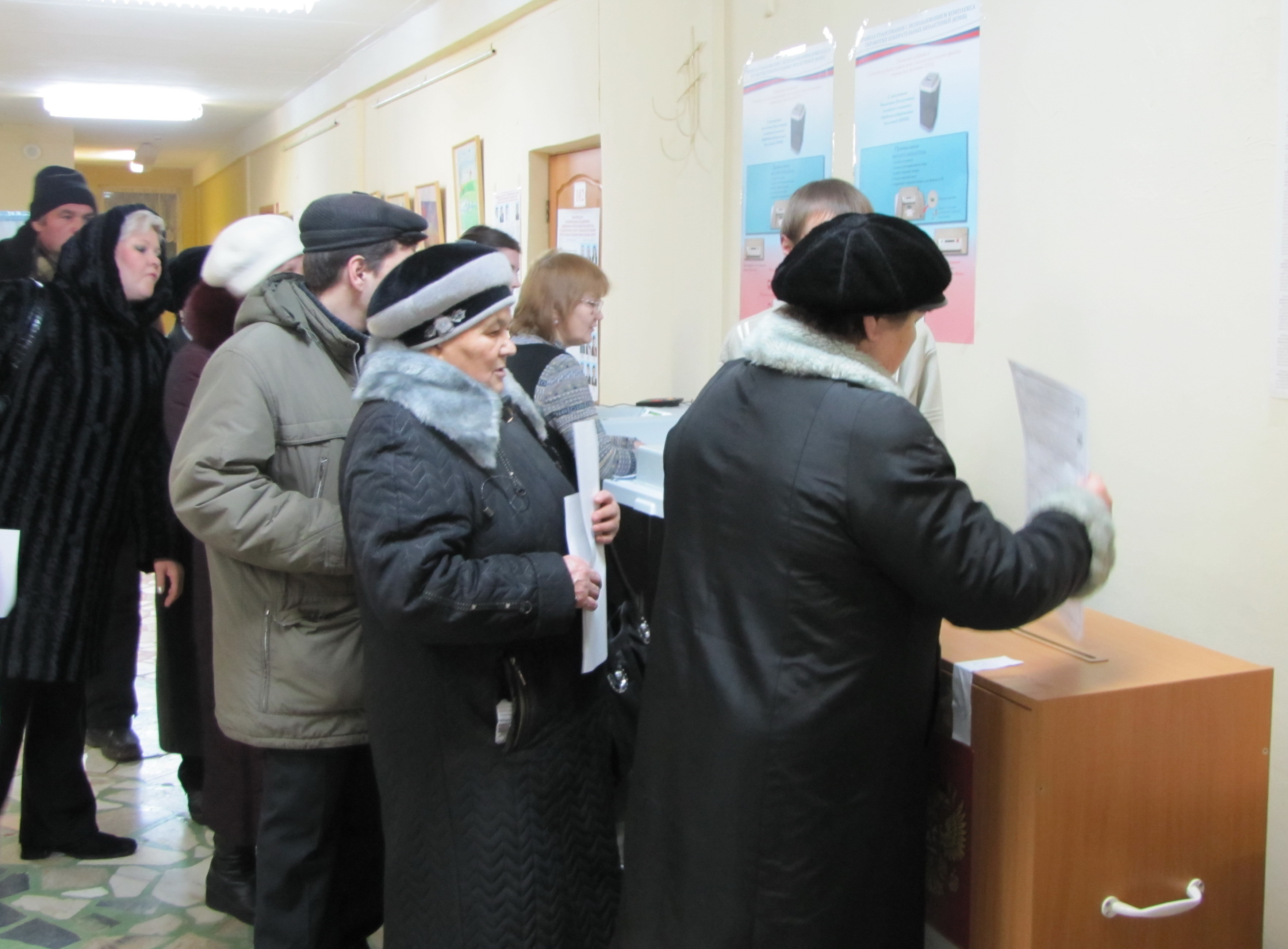 12:48 В Московском районе Чебоксар на 12:00 проголосовало 18 % избирателей 