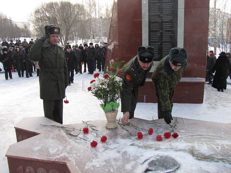 В День защитника Отечества состоялось возложение цветов в Мемориальном комплексе «Победа»