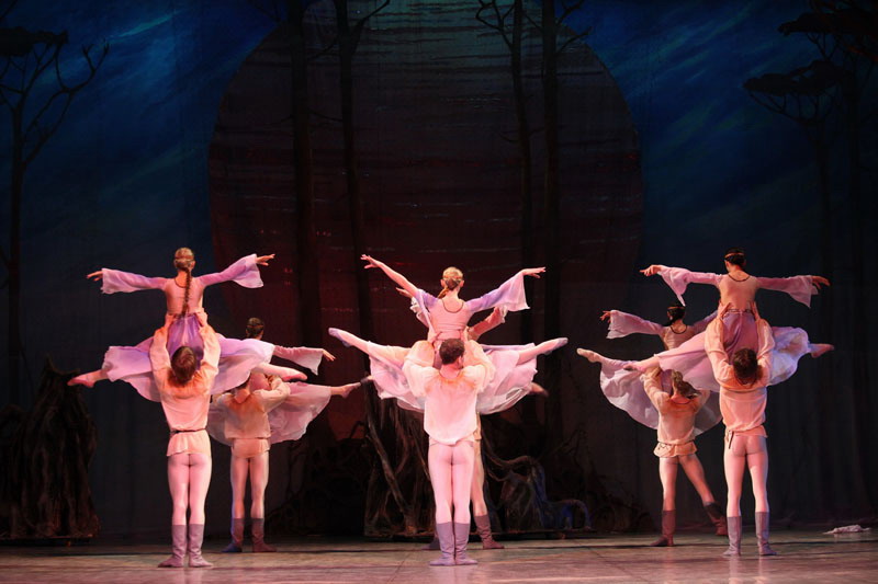 09:07 Театр оперы и балета Республики Коми представил национальный спектакль «Яг Морт» в рамках XVI Международного балетного фестиваля